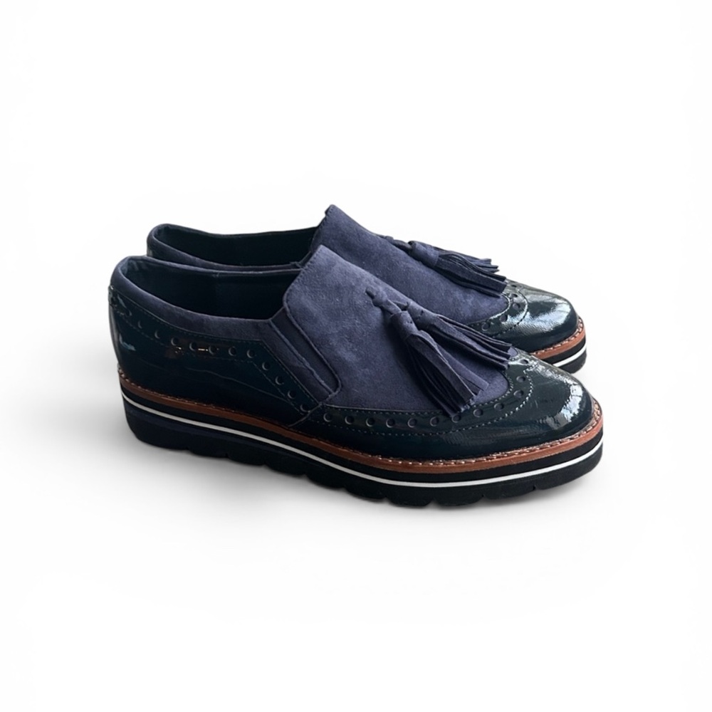 Dune London preppy blue suede tassel with patent leather oxfords size 6M Glorya
